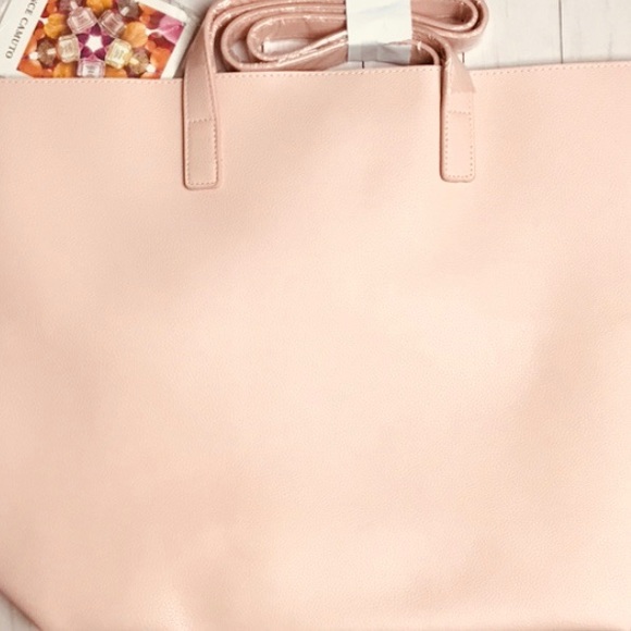 ⚜️VINCE CAMUTO Tote⚜️ - Picture 5 of 5